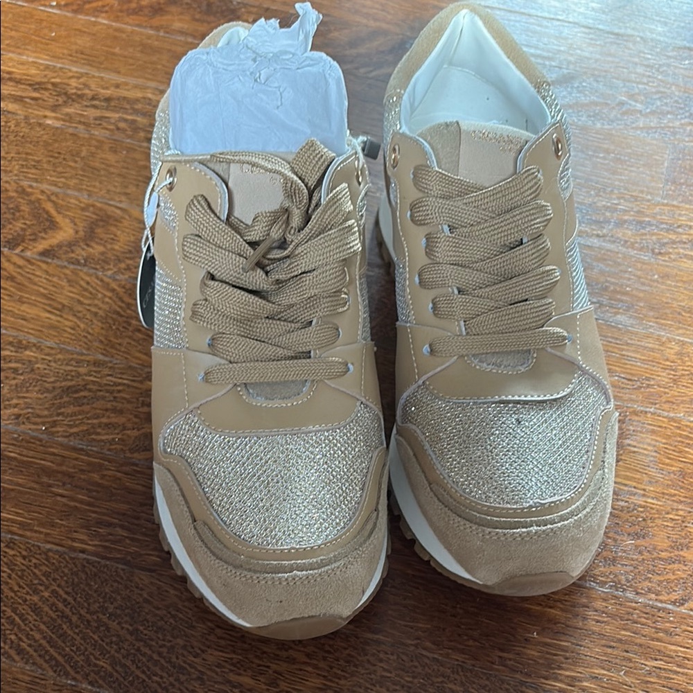 Cesare P Stylish Tan Women's Sneakers NWT size 39